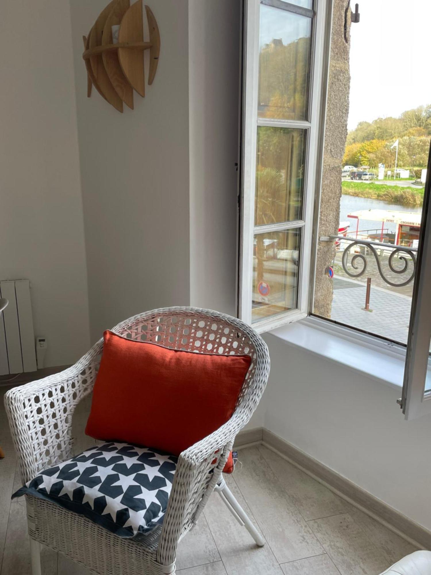 Appartement Au Port Dinan Exterior photo